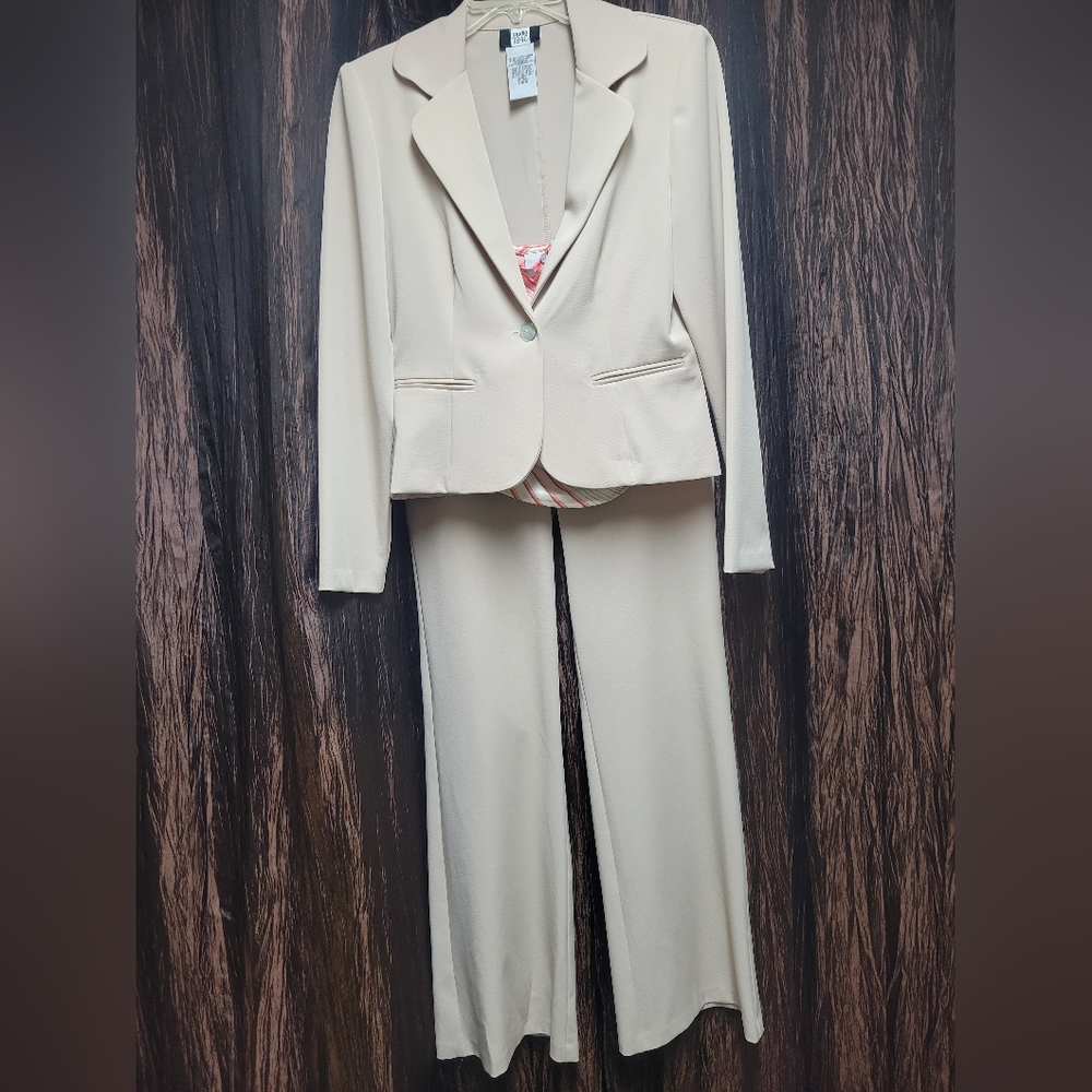 Ladies cream Colored three piece suit size 8